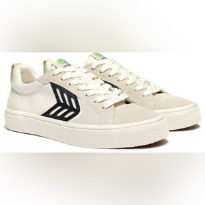 Cariuma  Ivory Sneakers with Black Accents
